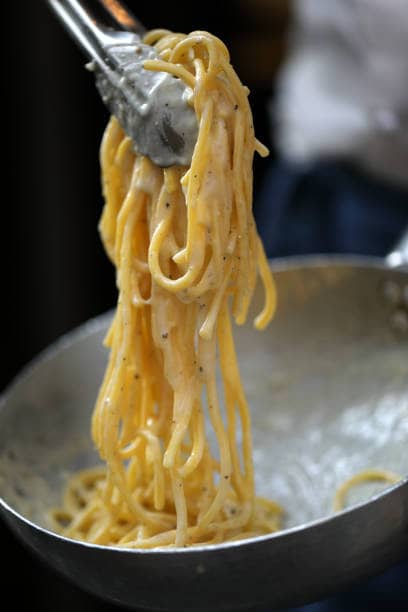 pasta con pesto di verza mandorle e pepe